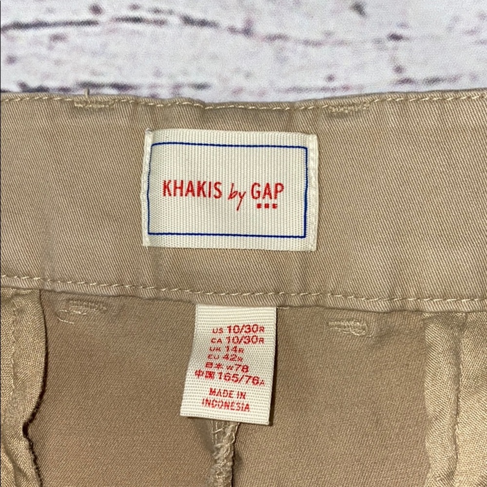 Women’s Khakis by GAP - Picture 1 of 6